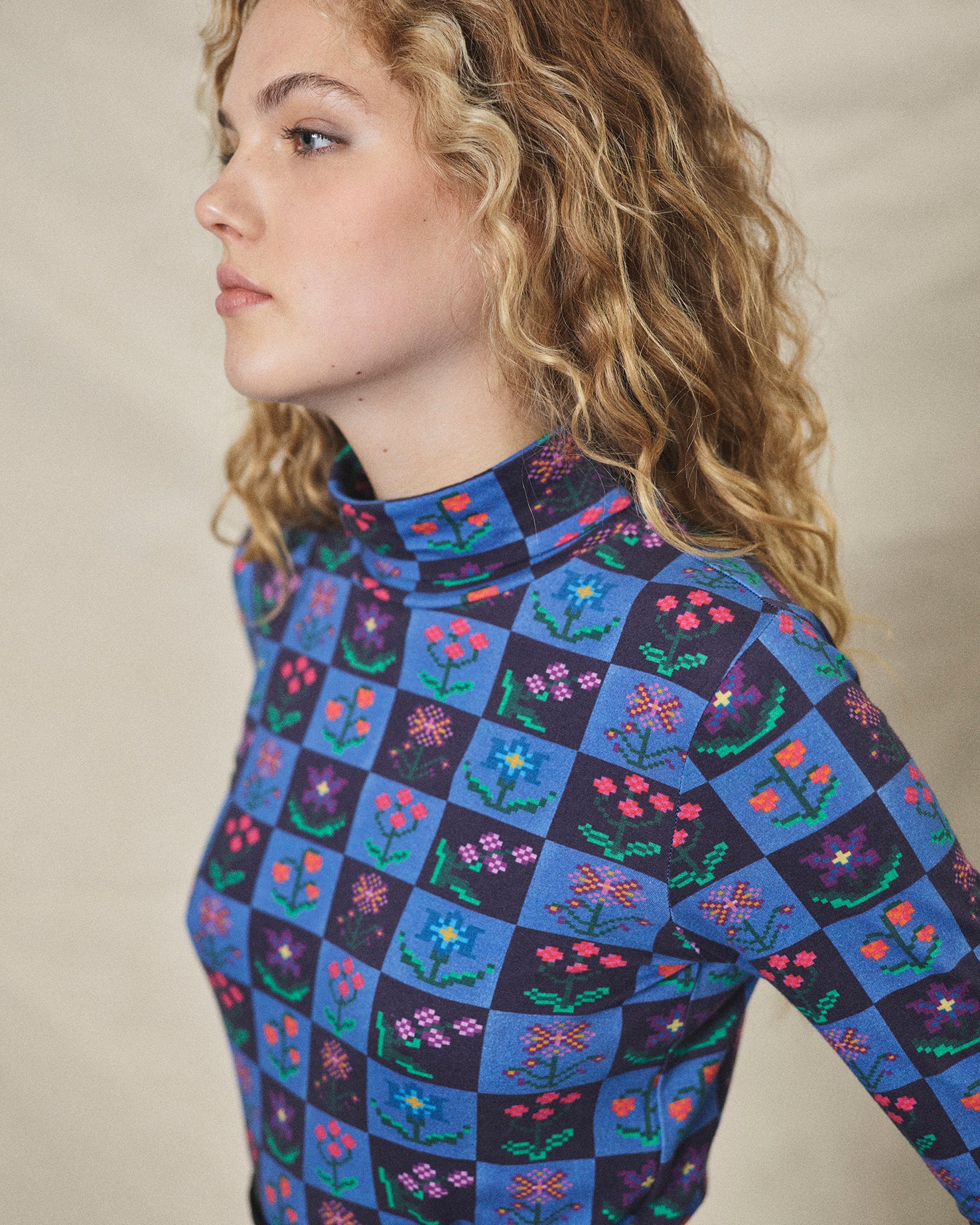 NeedlePointCheck_JerseyRollNeck