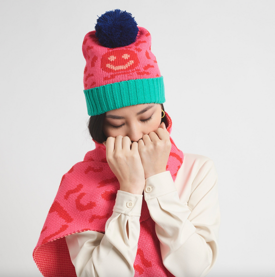 Miss Pompom Smiley Beanie Pink